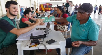 Estado entrega quase mil cartões do Aluguel Social em Trindade